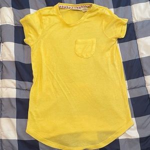 daytrip yellow short sleeve
